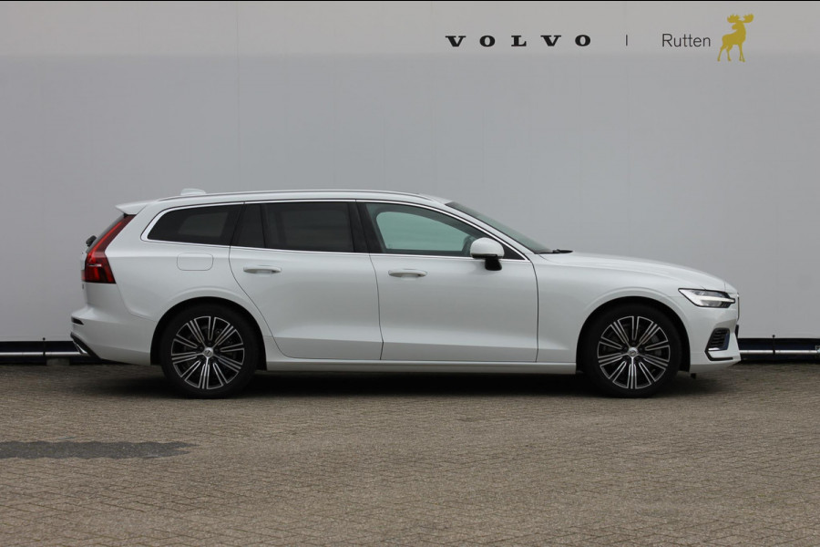 Volvo V60 T6 340PK Automaat Recharge AWD Inscription Cruise Control / Panoramisch schuif-kanteldak / 18" lichtmetalen velgen / Road Sign Information / Apple CArplay