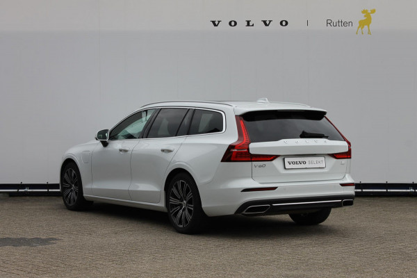 Volvo V60 T6 340PK Automaat Recharge AWD Inscription Cruise Control / Panoramisch schuif-kanteldak / 18" lichtmetalen velgen / Road Sign Information / Apple CArplay