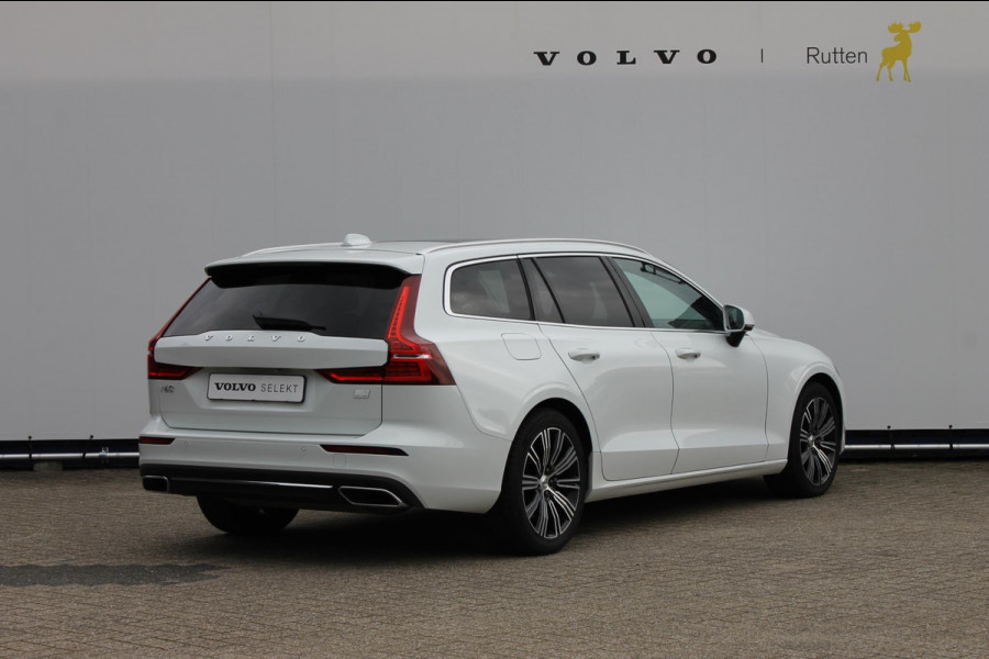 Volvo V60 T6 340PK Automaat Recharge AWD Inscription Cruise Control / Panoramisch schuif-kanteldak / 18" lichtmetalen velgen / Road Sign Information / Apple CArplay