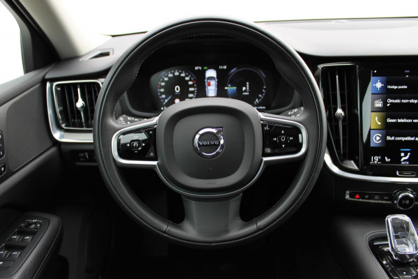 Volvo V60 T6 340PK Automaat Recharge AWD Inscription Cruise Control / Panoramisch schuif-kanteldak / 18" lichtmetalen velgen / Road Sign Information / Apple CArplay