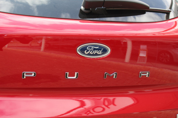 Ford Puma 1.0 155 pk EcoBoost Hybrid ST-Line Vignale Navigatie, Camera, Bluetooth, Leer , Winterpack , Dodehoek detectie Stoelmassage , Zeer Luxe en Sportieve uitvoering , Garantie t/m 04-2025