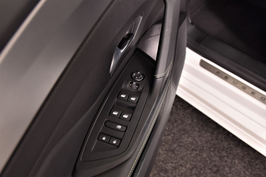 Peugeot 308 1.2 PureTech 130 PK GT - Automaat | 3D Dig. Cockpit | Adapt. Cruise | Stoelverwarming | Camera | PDC | NAV + App Connect | ECC | LM 18'' |