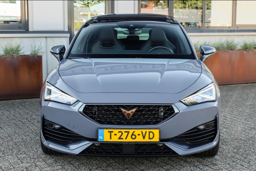 CUPRA Leon 1.4 e-Hybrid VZ Copper Edition 245pk DSG! 1e|Panoramadak|Virtual Cockpit|LED Matrix|Kuipstoelen elektrisch|NAVI|Camera