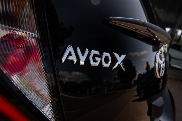 Toyota Aygo X 1.0 VVT-i S-CVT First Comfort & Style Cruise - Stoelverwarming - Lane Assist
