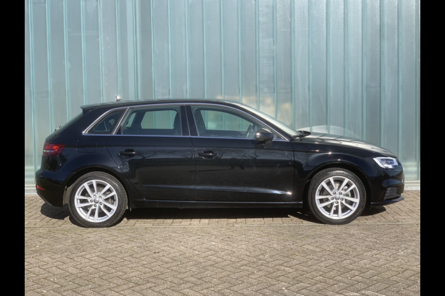 Audi A3 Sportback 1.5 TFSI 150 pk automaat Panorama schuifdak/ lederen bekleding/ achteruitrijcamera