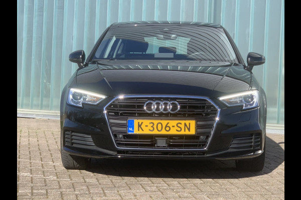 Audi A3 Sportback 1.5 TFSI 150 pk automaat Panorama schuifdak/ lederen bekleding/ achteruitrijcamera