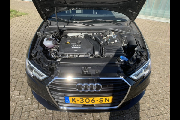 Audi A3 Sportback 1.5 TFSI 150 pk automaat Panorama schuifdak/ lederen bekleding/ achteruitrijcamera