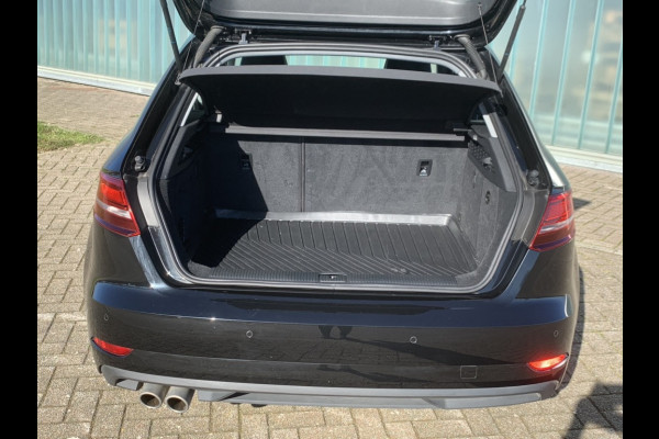 Audi A3 Sportback 1.5 TFSI 150 pk automaat Panorama schuifdak/ lederen bekleding/ achteruitrijcamera