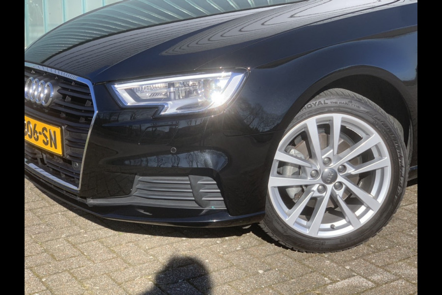 Audi A3 Sportback 1.5 TFSI 150 pk automaat Panorama schuifdak/ lederen bekleding/ achteruitrijcamera