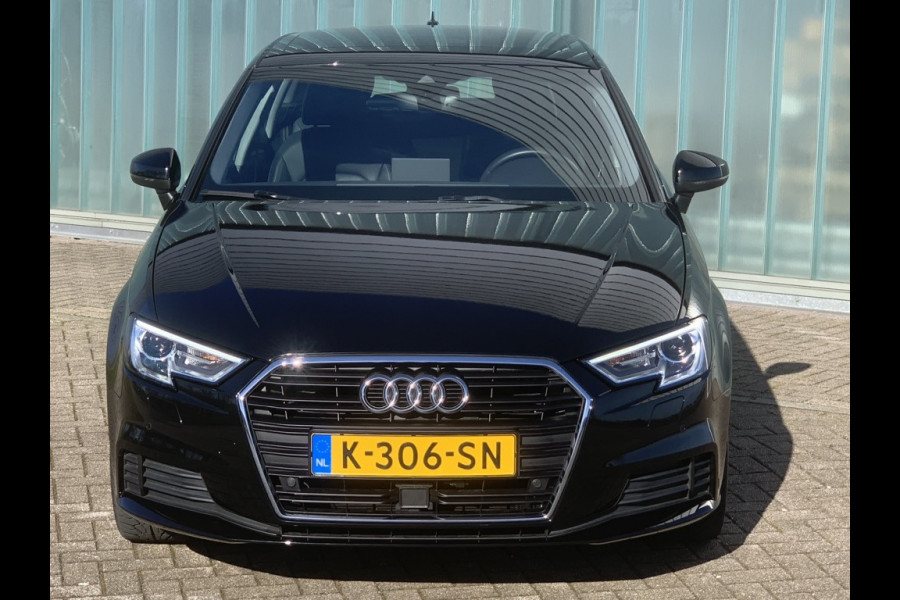 Audi A3 Sportback 1.5 TFSI 150 pk automaat Panorama schuifdak/ lederen bekleding/ achteruitrijcamera