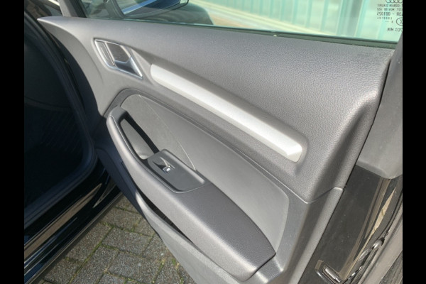 Audi A3 Sportback 1.5 TFSI 150 pk automaat Panorama schuifdak/ lederen bekleding/ achteruitrijcamera