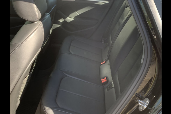 Audi A3 Sportback 1.5 TFSI 150 pk automaat Panorama schuifdak/ lederen bekleding/ achteruitrijcamera