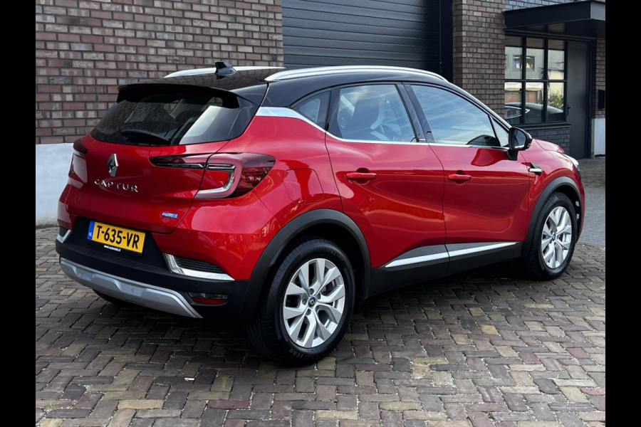 Renault Captur 1.6 E-Tech Plug-in Hybrid Intens / 160 PK / Navigatie + Camera / BOSE / Stoelverwarming / Climate Control