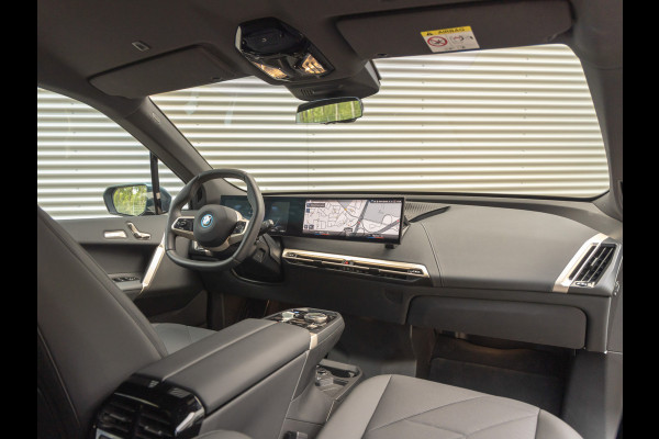 BMW iX xDrive40 Essence - Stoelventilatie - Harman Kardon - Driving Ass Prof