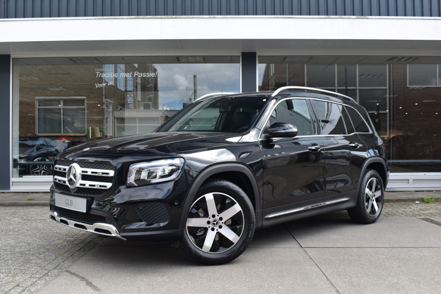 Mercedes-Benz Glb 200 Luxury Line 7p. | Acheruitrijcamera | Stoelverwarming | Trekhaak |