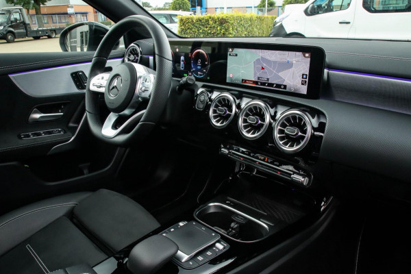 Mercedes-Benz A-Klasse 250 e Business Solution AMG Limited 8G Automaat 218pk! Panoramadak|Widescreen|LED|Leder+Memory|Sfeer|Night