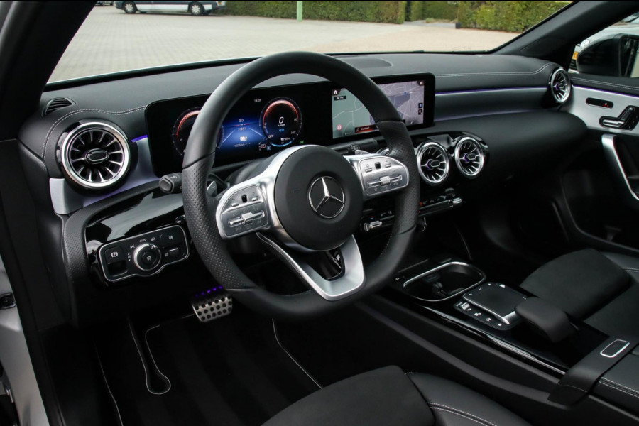 Mercedes-Benz A-Klasse 250 e Business Solution AMG Limited 8G Automaat 218pk! Panoramadak|Widescreen|LED|Leder+Memory|Sfeer|Night