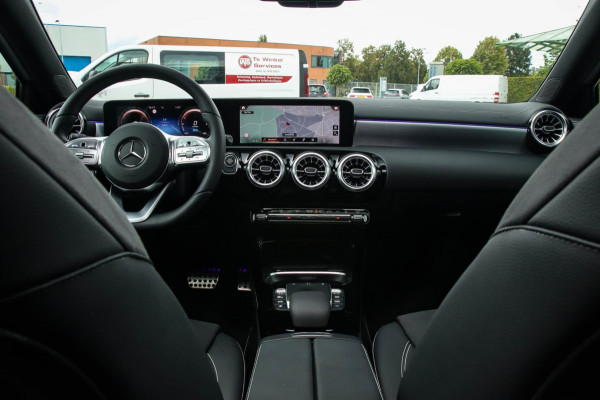 Mercedes-Benz A-Klasse 250 e Business Solution AMG Limited 8G Automaat 218pk! Panoramadak|Widescreen|LED|Leder+Memory|Sfeer|Night