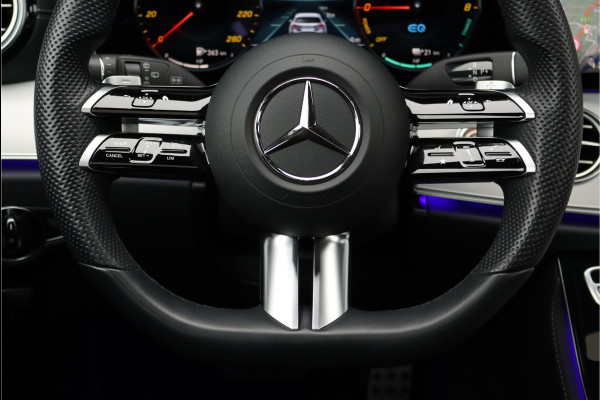 Mercedes-Benz E-Klasse Estate 300 e AMG Line Aut9 | Schuifdak | Camera | Dodehoekassistent | Widescreen | Stoelverwarming | Sfeerverlichting | Multibeam Led |