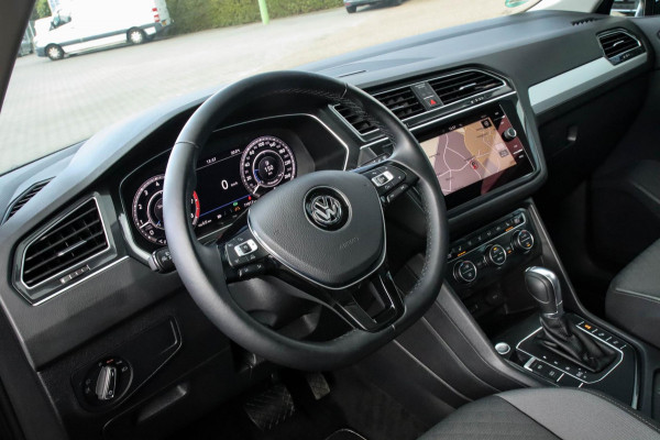 Volkswagen Tiguan 1.4TSI Highline R-Line 150pk DSG! 1e|DLR|Panoramadak|Virtual Cockpit|LED Plus|Camera|ACC|Keyless|19inch|Trekhaak