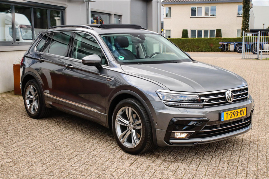 Volkswagen Tiguan 1.4TSI Highline R-Line 150pk DSG! 1e|DLR|Panoramadak|Virtual Cockpit|LED Plus|Camera|ACC|Keyless|19inch|Trekhaak