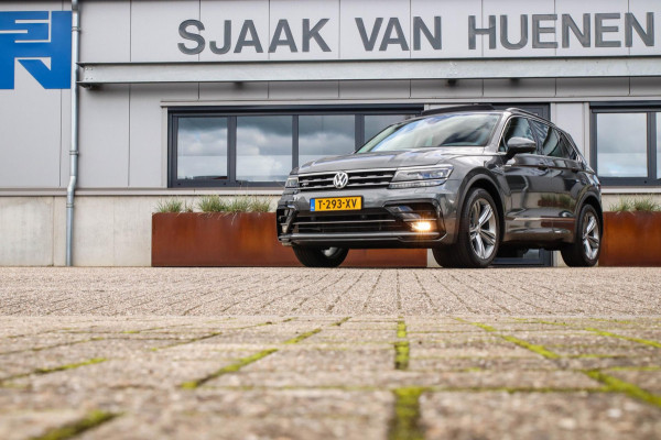 Volkswagen Tiguan 1.4TSI Highline R-Line 150pk DSG! 1e|DLR|Panoramadak|Virtual Cockpit|LED Plus|Camera|ACC|Keyless|19inch|Trekhaak