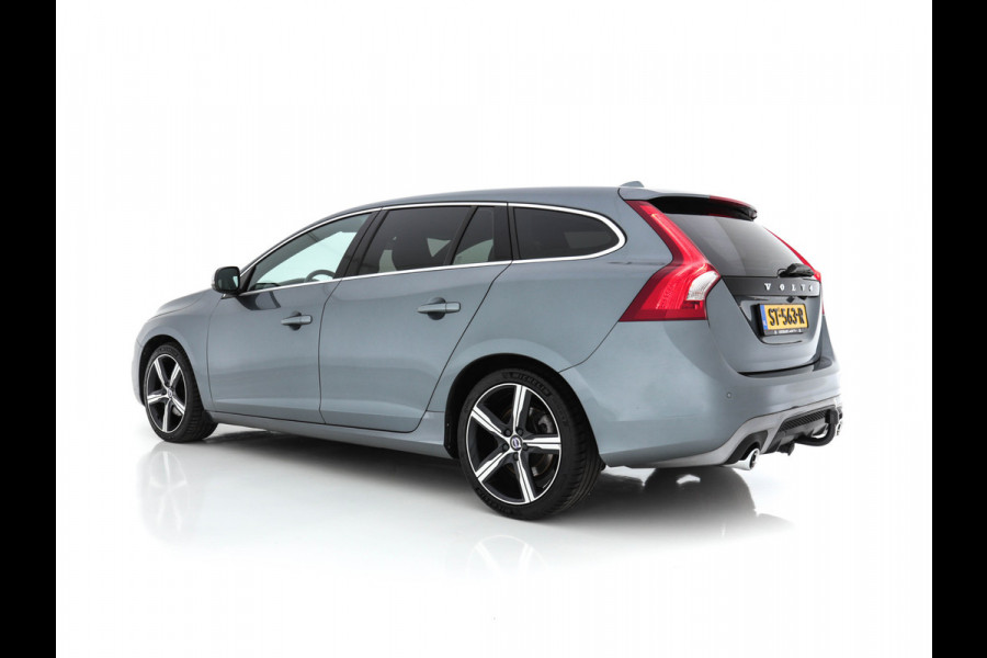 Volvo V60 2.0 D4 R-Design Business-Sport *NAVI-FULLMAP | LEDER-MICROFIBRE | BI-XENON | CAMERA | ECC | SPORT-SEATS | PDC | CRUISE | 18"ALU**