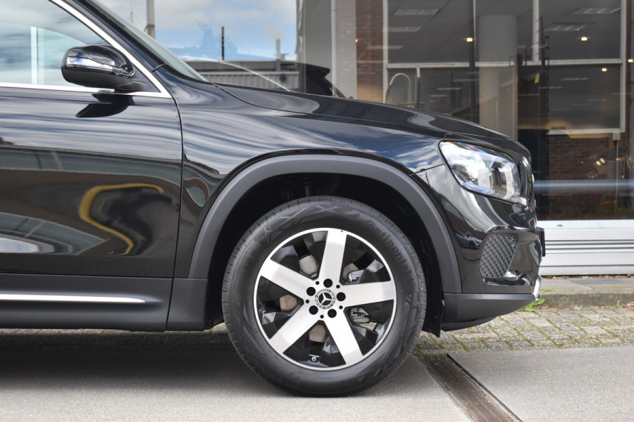 Mercedes-Benz Glb 200 Luxury Line 7p. | Acheruitrijcamera | Stoelverwarming | Trekhaak |