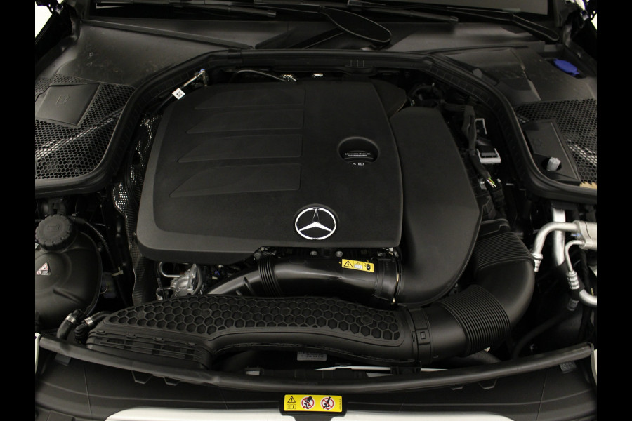 Mercedes-Benz C-Klasse 180 Business Solution AMG | Dodehoekassistent | Volledig digitaal combi-instrument | Warmtewerend donkergetint glas | Nu tijdelijk te financiëren tegen 3,90% rente (actie loopt t/m 15-5-2020)