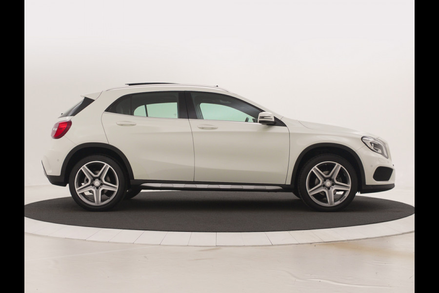 Mercedes-Benz GLA-Klasse 200 AMG Panorama-Schuifdak | Navigatie | Bi-Xenon-koplampen | (19 inch) | Airconditioning AMG LM-velgen | (19 inch) AMG LM-velgen. | Nu tijdelijk te financiëren tegen 3,90% rente (actie loopt t/m 15-5-2020)