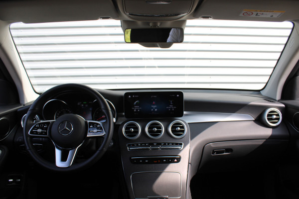Mercedes-Benz GLC 300e 4MATIC 235kw/320 PK | Plug-in | Adap. Cruise | Rondom camera | 18" LM | Parkeerpakket |