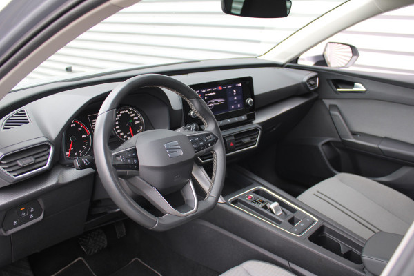 Seat Leon Sportstourer 1.5 eTSI DSG 150pk Style Business Intense | 16" LM | Stuurverwarming | Navi | Cruise | Parkeerassistent |