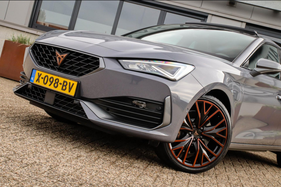 CUPRA Leon 1.4 e-Hybrid VZ Copper Edition 245pk DSG! 1e|Panoramadak|Virtual Cockpit|LED Matrix|Kuipstoelen elektrisch|NAVI|Camera