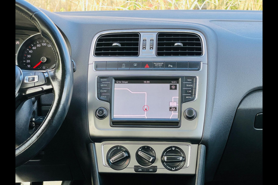 Volkswagen Polo 1.2 TSI Highline/Panodak/Cruise Con/Applecarplay