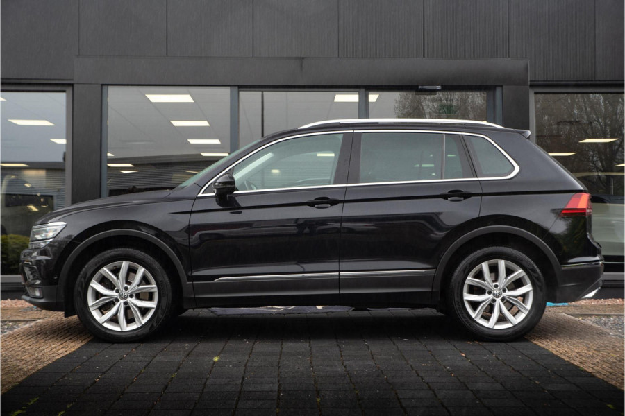 Volkswagen Tiguan 2.0 TSI 4Motion Highline Panodak Adapt. Cruise Virtual Dash HUD Trekhaak 18''LM