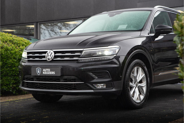 Volkswagen Tiguan 2.0 TSI 4Motion Highline Panodak Adapt. Cruise Virtual Dash HUD Trekhaak 18''LM