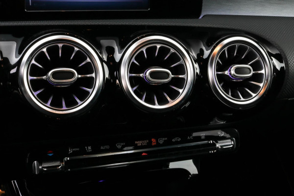 Mercedes-Benz A-Klasse A250e AMG Limousine - Sfeerverlichting - Carplay