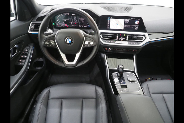 BMW 3-serie 330e High Executive | Schuifdak | Keyless | 360 | Carplay | Leder