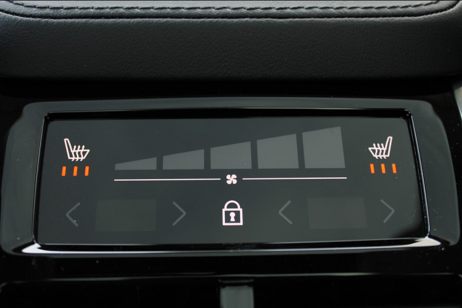 Volvo V90 B5 250PK Automaat Ultimate Dark Head-Up display / Google Infotainment / Panoramisch schuif-kanteldak / Harman Kardon Audiosysteem / Adaptive Cruise Control / Blis / 19" lichtmetalen velgen