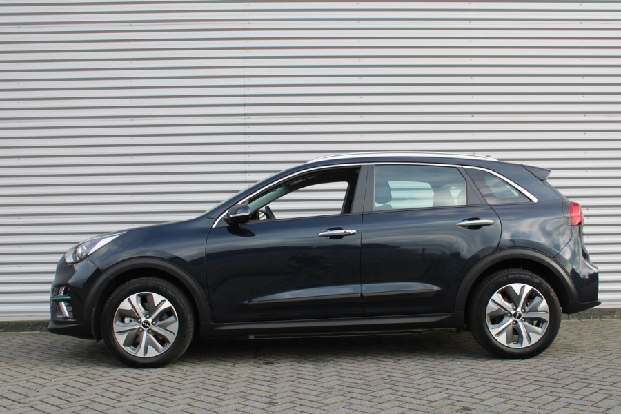 Kia e-Niro DynamicLine 64 kWh | 3 Fase | Airco | Camera | 17" LM | Cruise | Navi | € 2000 subsidie mogelijk |