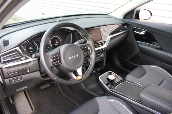 Kia e-Niro DynamicLine 64 kWh | 3 Fase | Airco | Camera | 17" LM | Cruise | Navi |