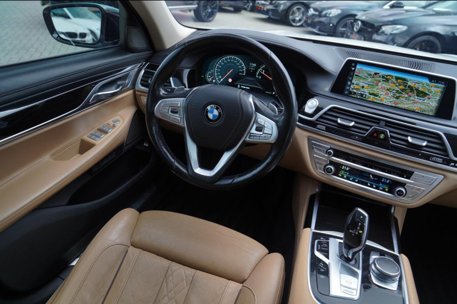 BMW 7 Serie 740Li High Executive | Panorama | Harman/Kardon | Adaptieve cruise | HuD | LED | Parelmoer wit | M-pakket | 20 inch |