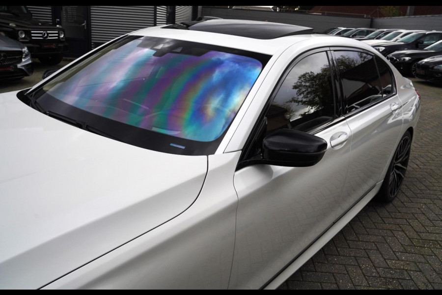 BMW 7 Serie 740Li High Executive | Panorama | Harman/Kardon | Adaptieve cruise | HuD | LED | Parelmoer wit | M-pakket | 20 inch |