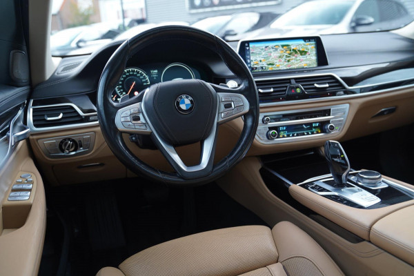 BMW 7 Serie 740Li High Executive | Panorama | Harman/Kardon | Adaptieve cruise | HuD | LED | Parelmoer wit | M-pakket | 20 inch |