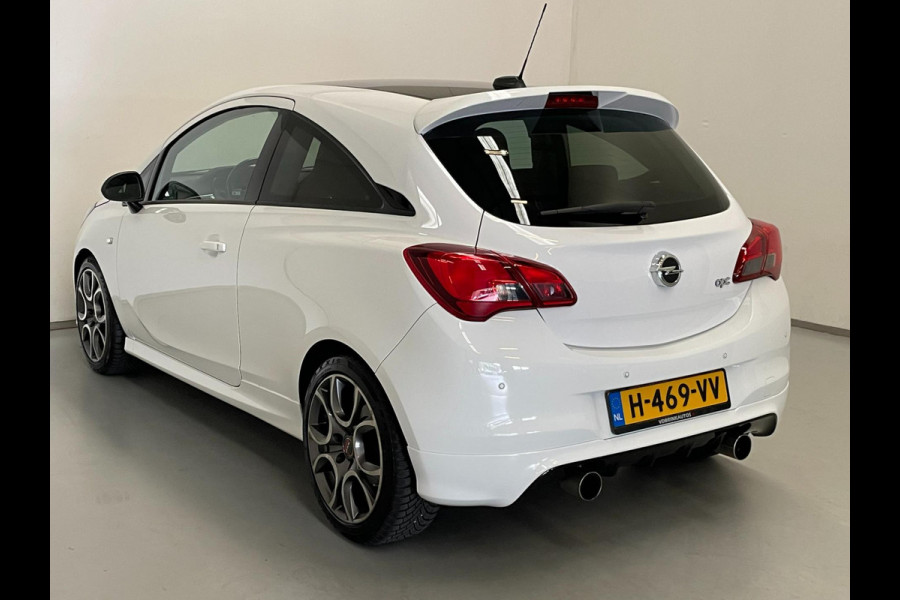 Opel Corsa 1.6 Turbo OPC / Recaro / Xenon / PDC / Bluetooth