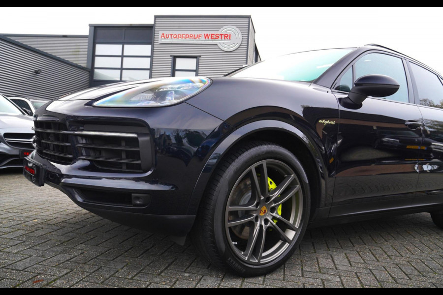 Porsche Cayenne 3.0 E-Hybrid | Sport Chrono | Bose Sound | Panorama | Luchtvering | Trekhaak | Adaptieve Cruise | 360 camera | NAP