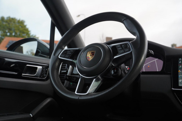 Porsche Cayenne 3.0 E-Hybrid | Sport Chrono | Bose Sound | Panorama | Luchtvering | Trekhaak | Adaptieve Cruise | 360 camera | NAP