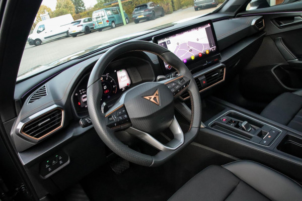 CUPRA Formentor 1.4 e-Hybrid VZ Performance 204pk DSG! Panoramadak|Virtual Cockpit|LED Matrix|Sportstoelen|Lane Assist|18|Trekhaak