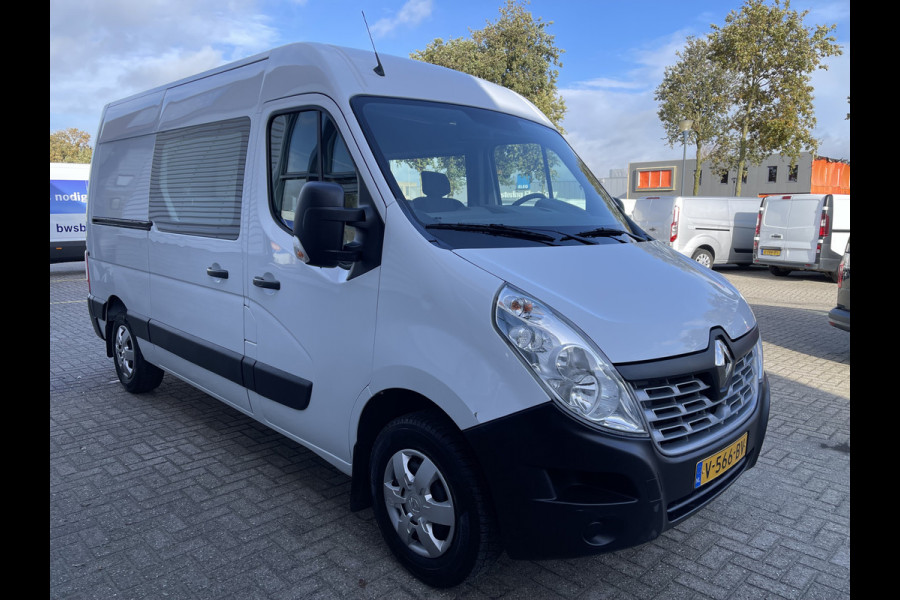 Renault Master T35 2.3 dCi 130pk L2H2 DC 6 persoons / vaste prijs rijklaar € 15.950 ex btw / lease vanaf € 311 / airco / cruise control / navigatie / trekhaak 2500 kg / pdc achter !