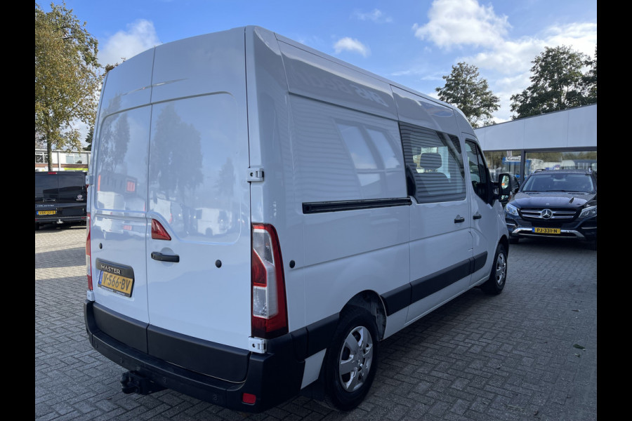 Renault Master T35 2.3 dCi 130pk L2H2 DC 6 persoons / vaste prijs rijklaar € 15.950 ex btw / lease vanaf € 311 / airco / cruise control / navigatie / trekhaak 2500 kg / pdc achter !